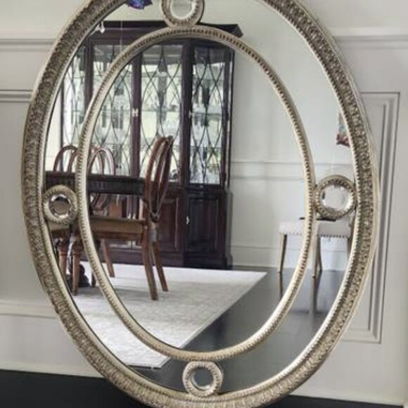 GORGEOUS SILVER OVAL MIRROR - Picture 1 of 3